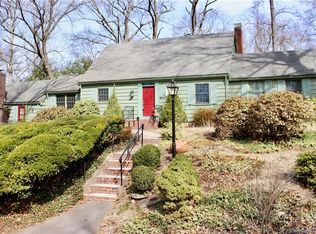 7 Hillcrest Rd, East Hartford, CT 06040