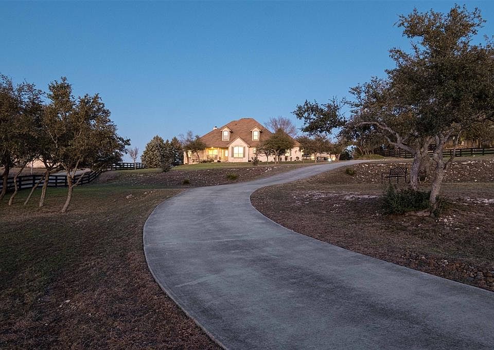 408 N Canyonwood Dr Dripping Springs Tx 78620 Mls 9710083 Zillow