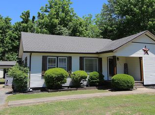126 E College St, Bradford, TN 38316