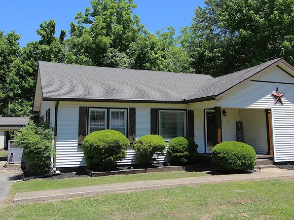 126 E College St, Bradford, TN 38316