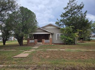 1010 12th St, Paducah, TX 79248