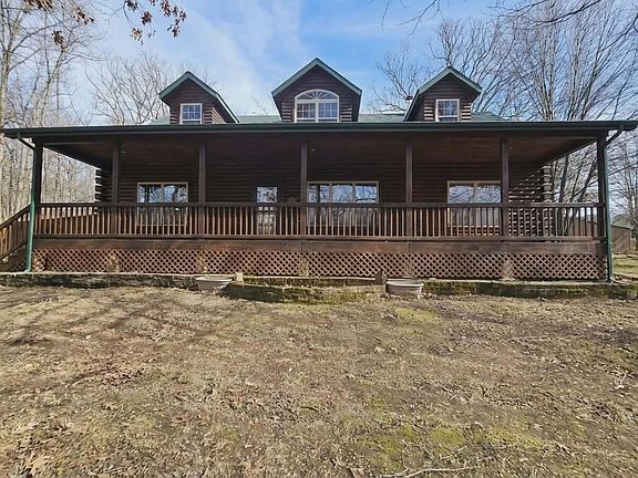 2nd image of 440 Hiawatha Road