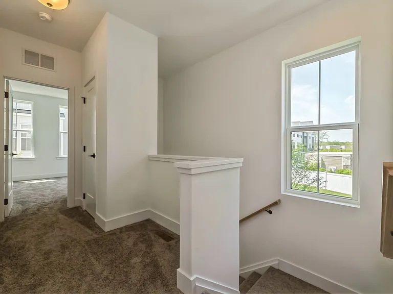 2107 Donatello Dr — Photo 36