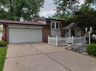 302 Elmgrove Ave, Hazelwood, MO 63042