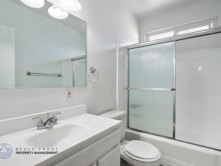 1458 Marine Ave — Photo 20