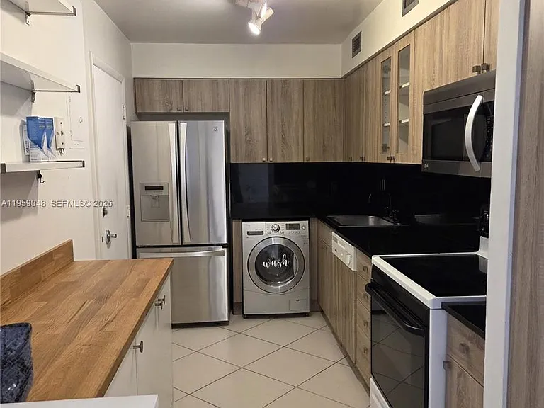6770 Indian Creek Dr #8F — Photo 13