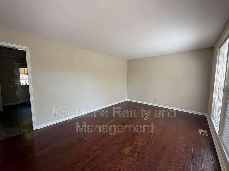 Building Photo - 1511 Cavern Ct