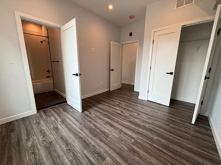 2301 Frankford Ave — Photo 45