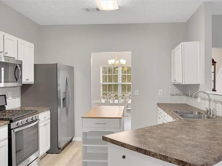 940 Tree Creek Blvd — Photo 15