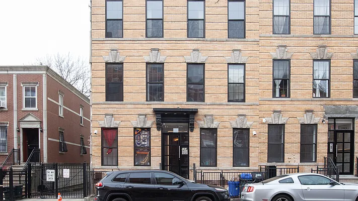 Rented by Nooklyn NYC LLC | media 17