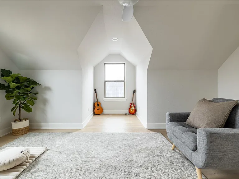 2710 Zaragosa St #A — Photo 23