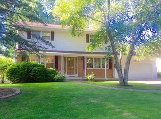 8910 47th Ave N, New Hope, MN 55428