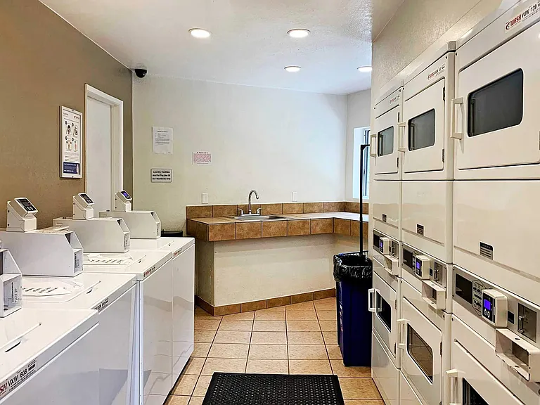 Dorchester Apartments | Spacious 1 & 2 Bedroom Apartments Near SDSU — Photo 6