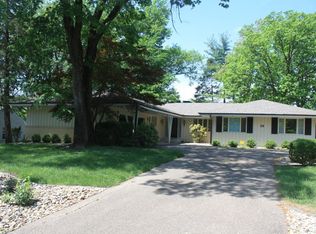 39 Montgomery Pl, Decatur, IL 62522