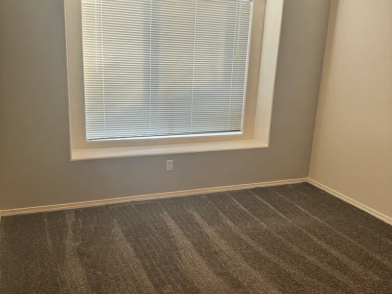 8204 Wolverine Dr NW — Photo 24
