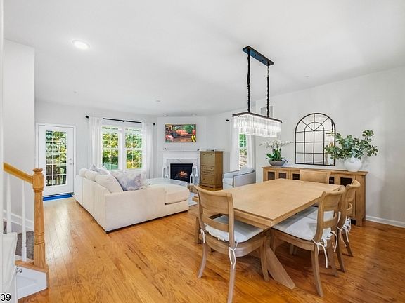 2nd image of 82 Albert Ct