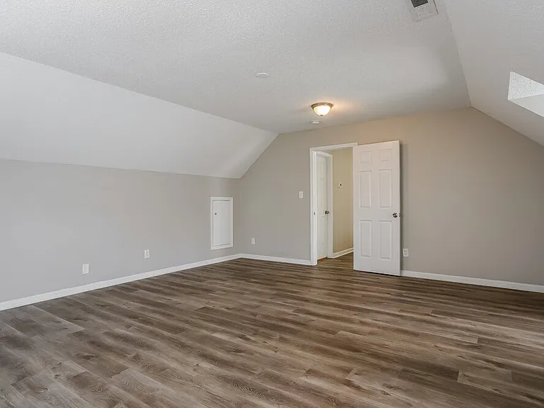 8817 Whitby Ct — Photo 10