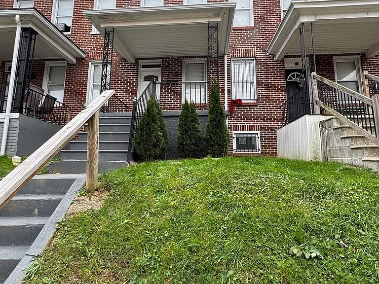 3221 Lyndale Ave — Photo 3