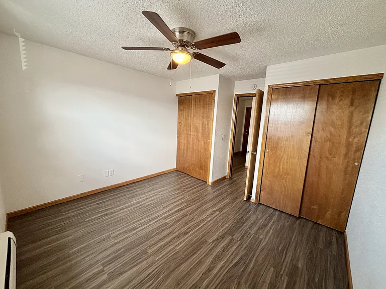 Town's Edge Apartments — Photo 9