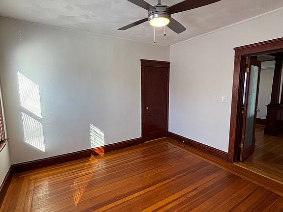 4th image of 580-582 Admiral St #580