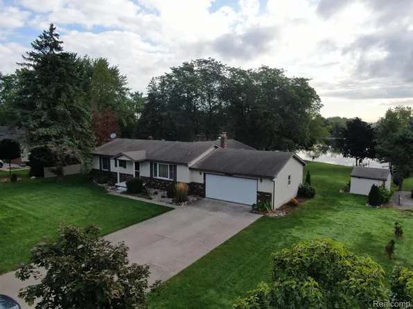 7950 Swan Creek Rd, Newport, MI 48166