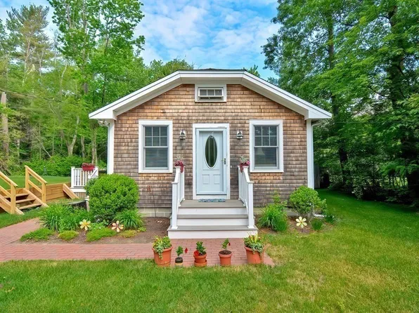 79 Arlington St, Marshfield, MA 02050