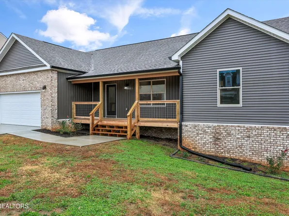 2785 Vista Meadows Ln, Sevierville, TN 37876