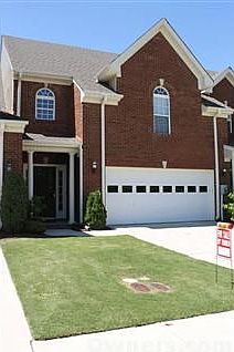 Beautiful Townhome in Hampton Cove