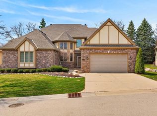 8623 South Country Club DRIVE, Franklin, WI