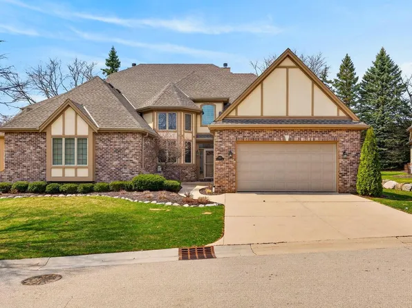 8623 South Country Club DRIVE, Franklin, WI 53132