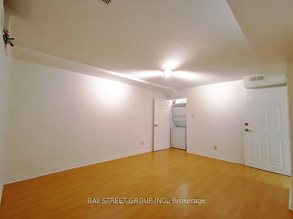 1 bed, $1,000 — Photo 4