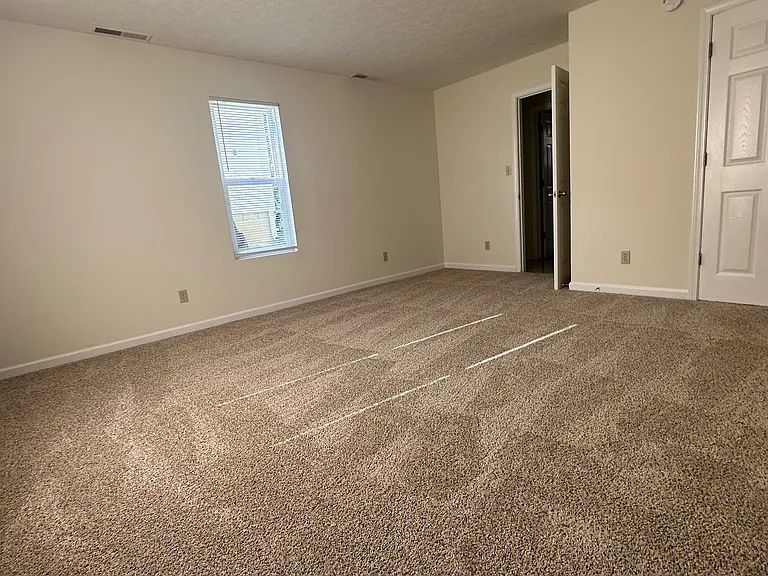 1118 S Woodlawn Ave — Photo 21