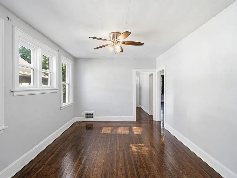 682 Greenwood Ave — Photo 11