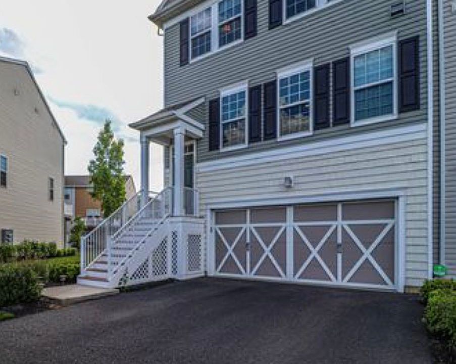 1st image of 127 Beacon Ln
