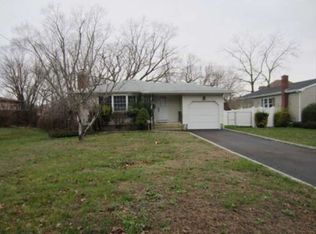 186 Bay Ave, Patchogue, NY 11772