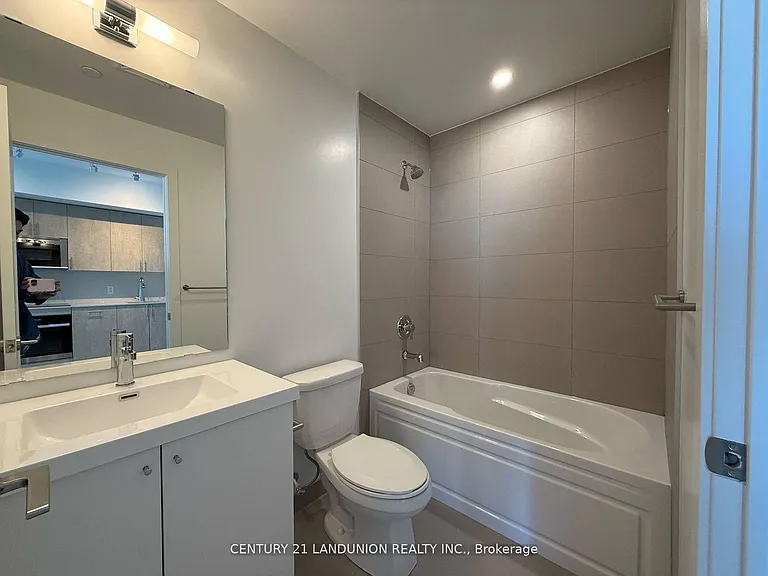 2545 Simcoe St N #Penthouse 19-19 — Photo 12