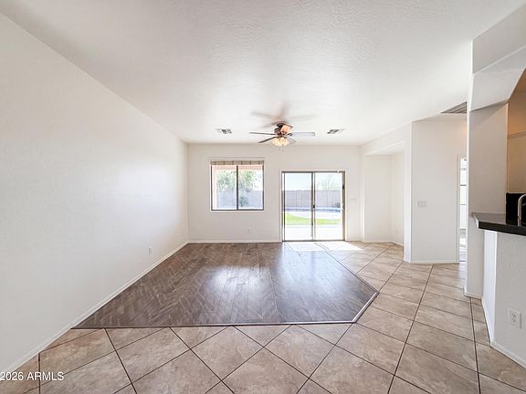 3rd image of 38034 N HUDSON Trail