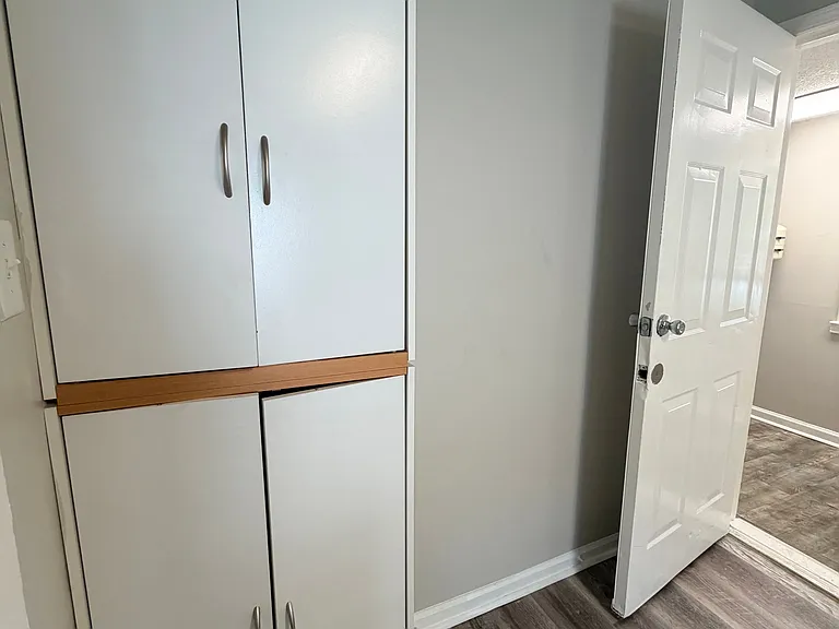 644 Gunn St — Photo 14