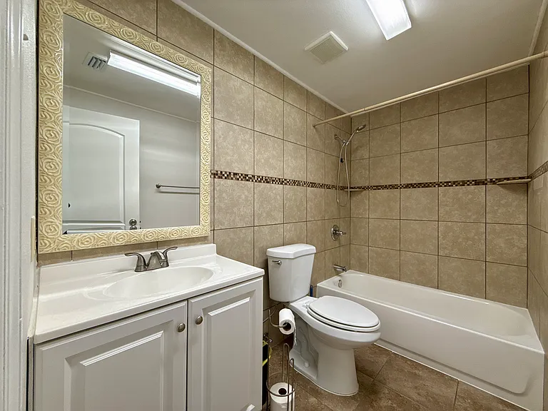 1319 NE 34th Ave — Photo 14