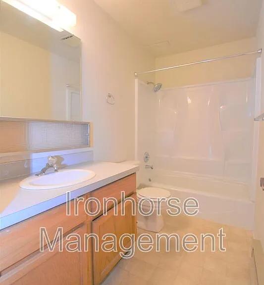 809 W Villard St #47 — Photo 14