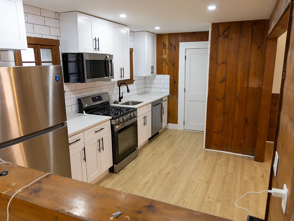 11 Jefferson St #1A