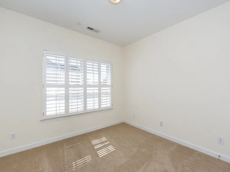 12012 Bordeaux St — Photo 19