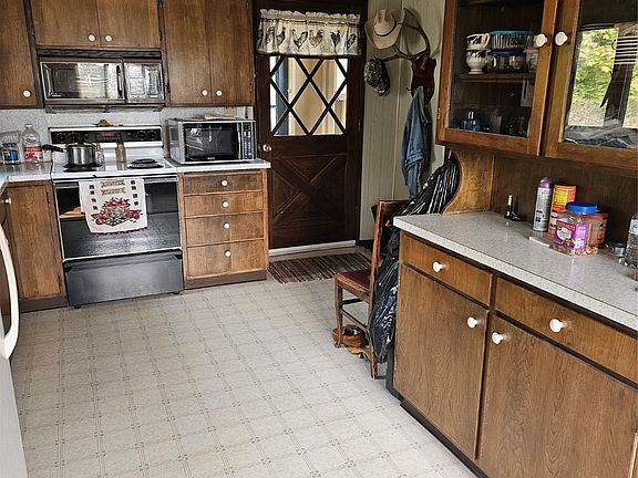 2nd image of 28189 Liebig Ln
