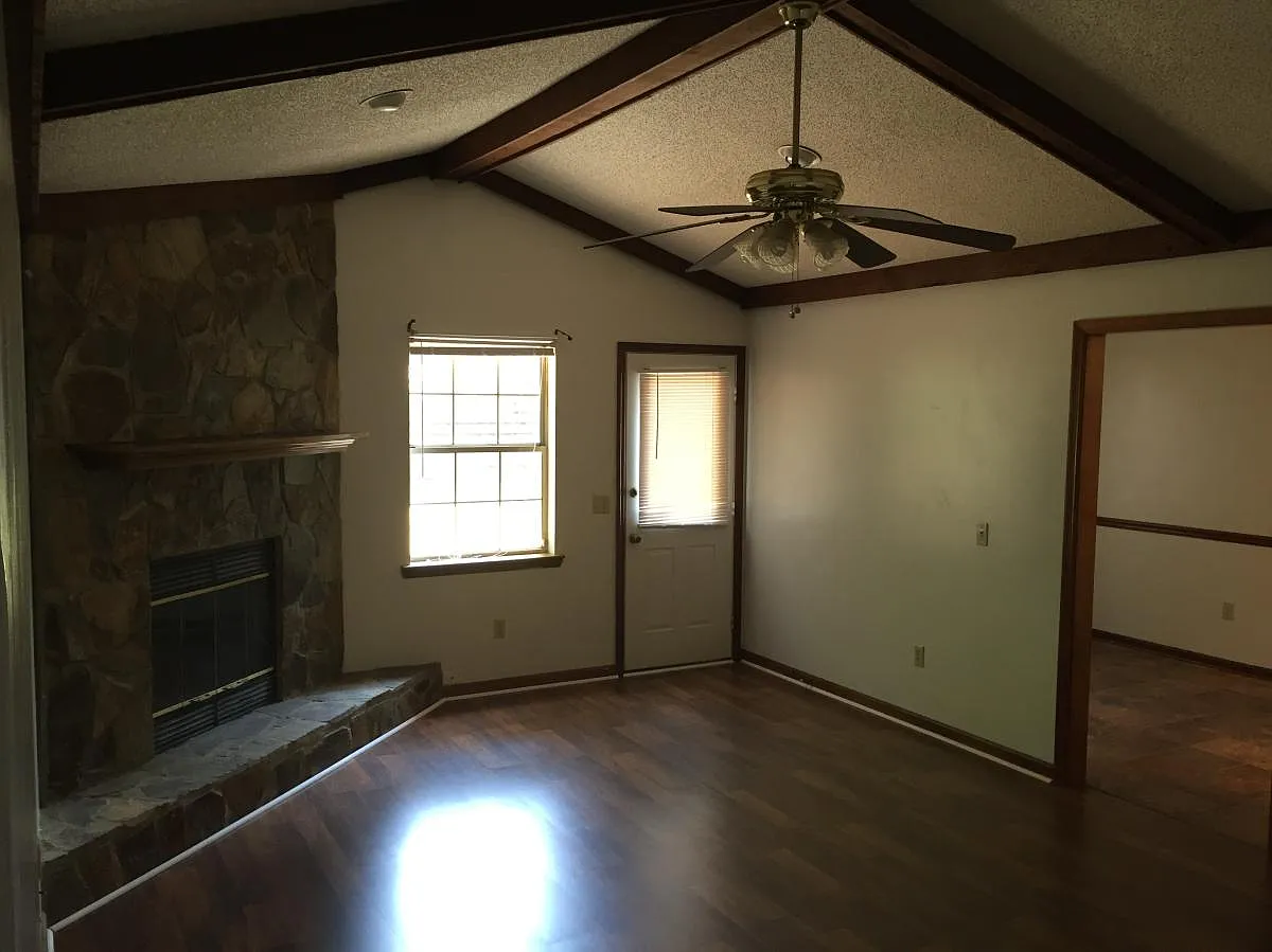 3 bed, 1700 sqft, $1,850 — Photo 4