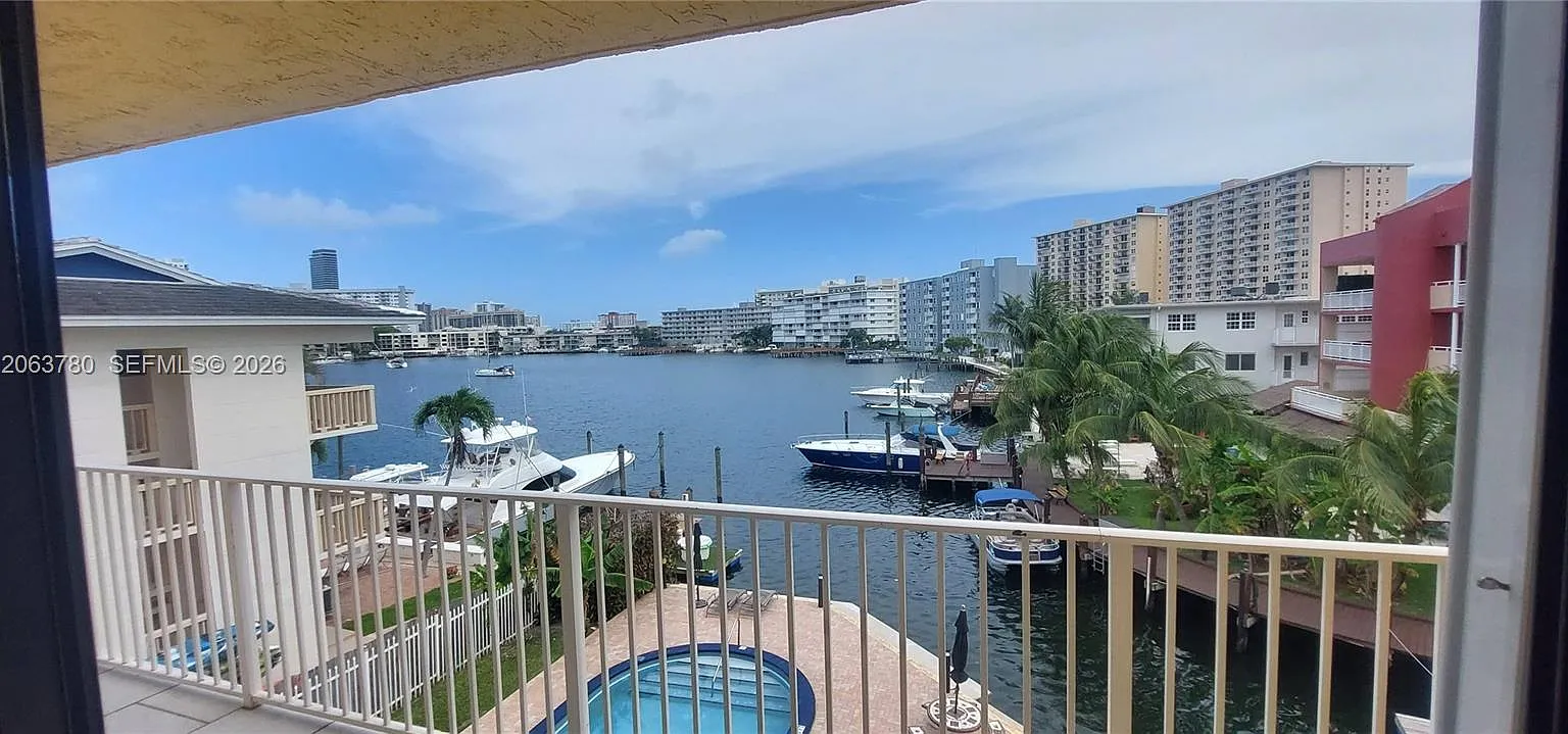 Golden Isles Lakes Condo — Photo 2