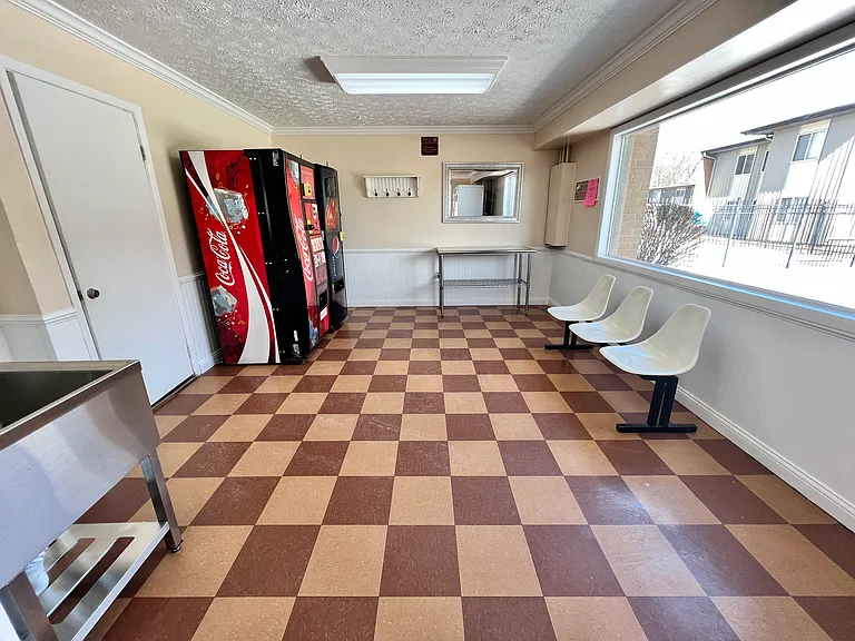 Glenview Apartments — Photo 20