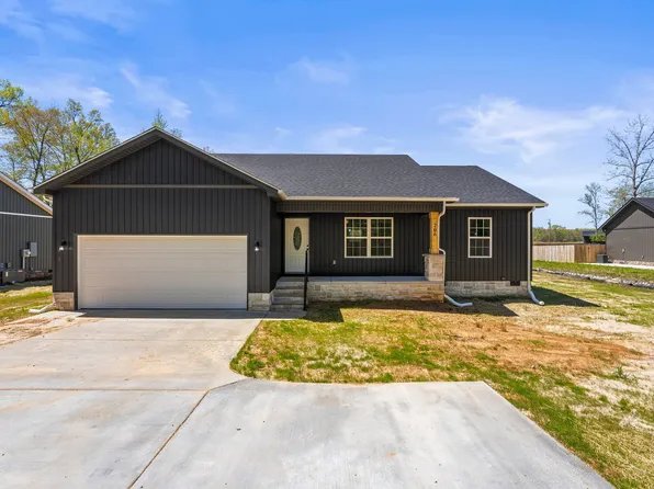 206 Linda Ln, Tullahoma, TN 37388