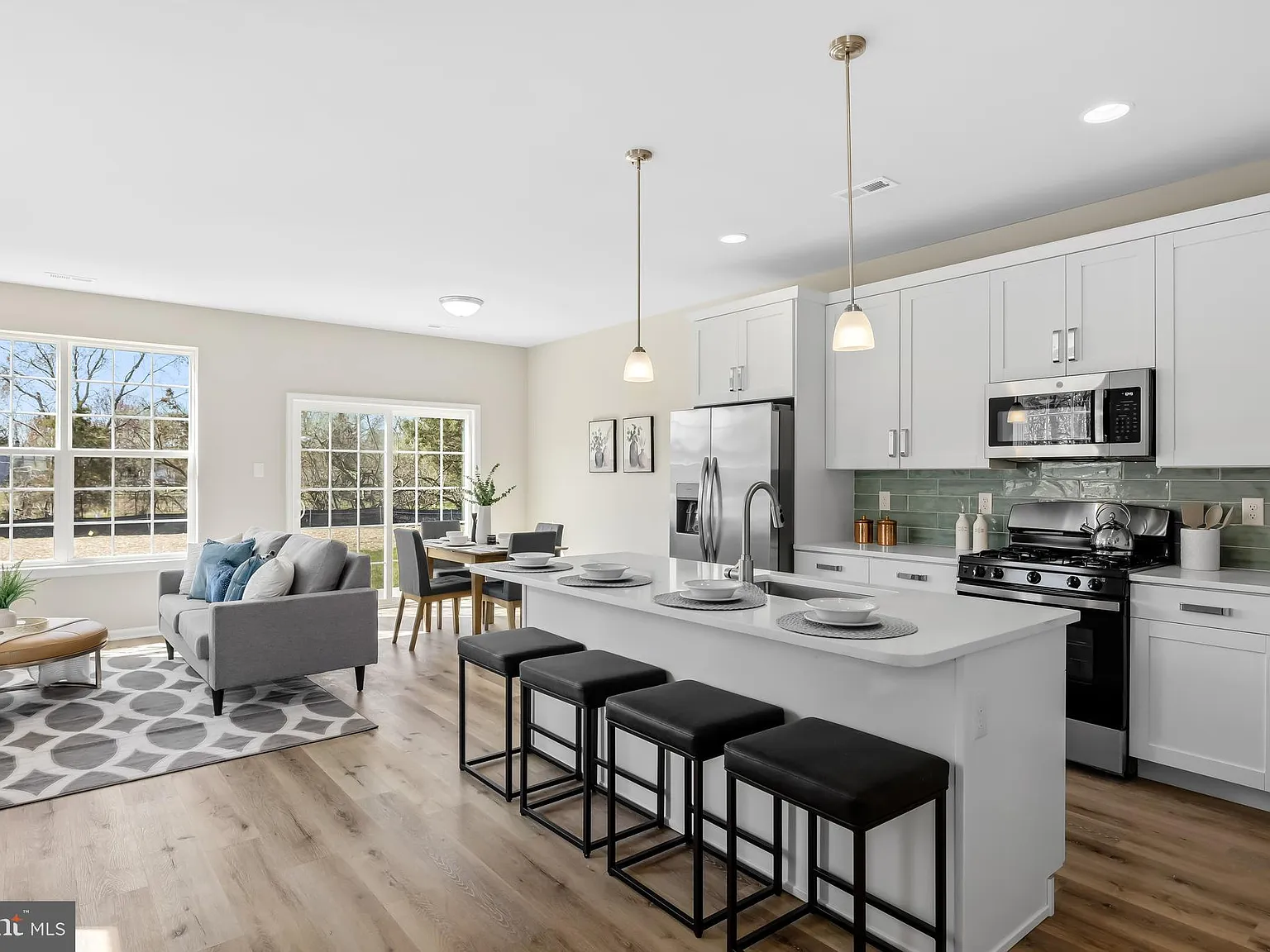 3 bed, 2.5 bath, 1500 sqft, $3,250 — Photo 4