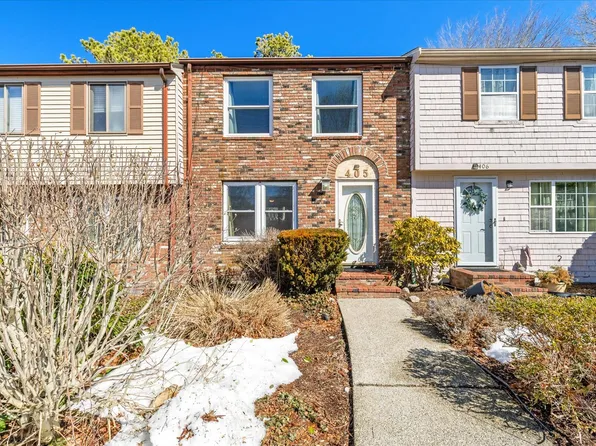 405 Village Drive UNIT 405, Buzzards Bay, MA 02532