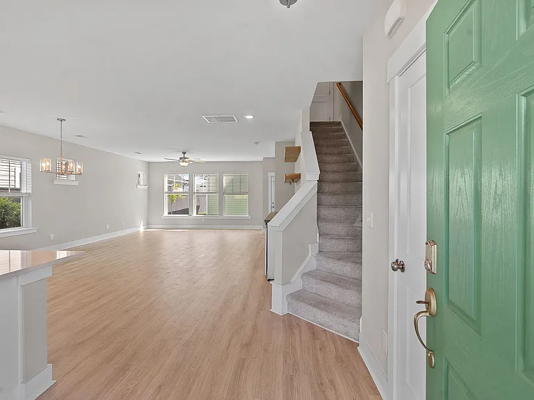 117 Archdale St — Photo 5